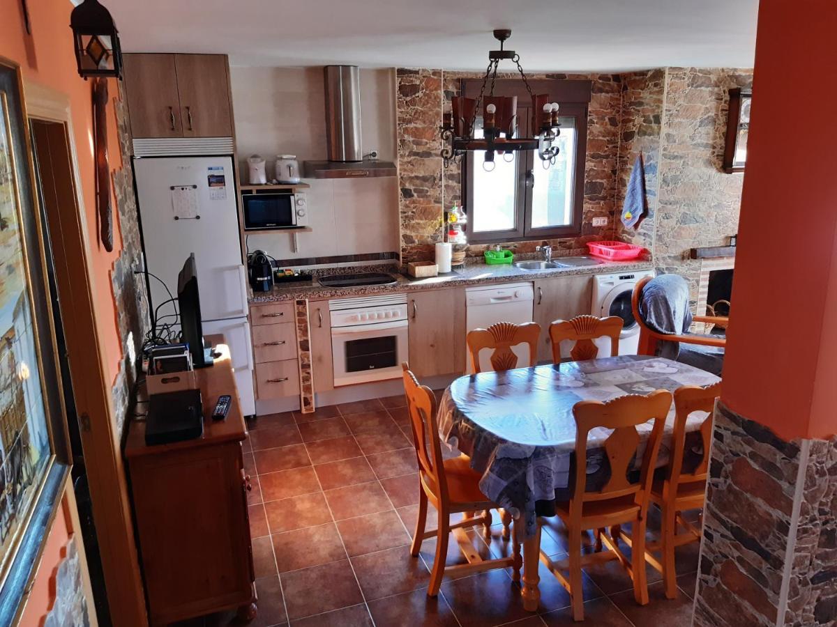 Casa Rural Mi Descanso Valdefuentes de Sangusín Eksteriør billede