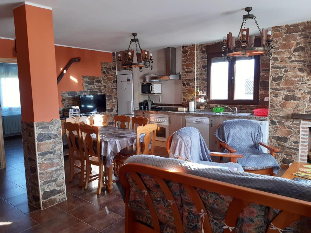 Casa Rural Mi Descanso Valdefuentes de Sangusín Eksteriør billede