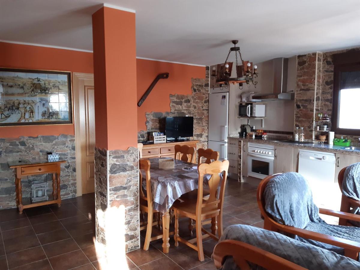 Casa Rural Mi Descanso Valdefuentes de Sangusín Eksteriør billede