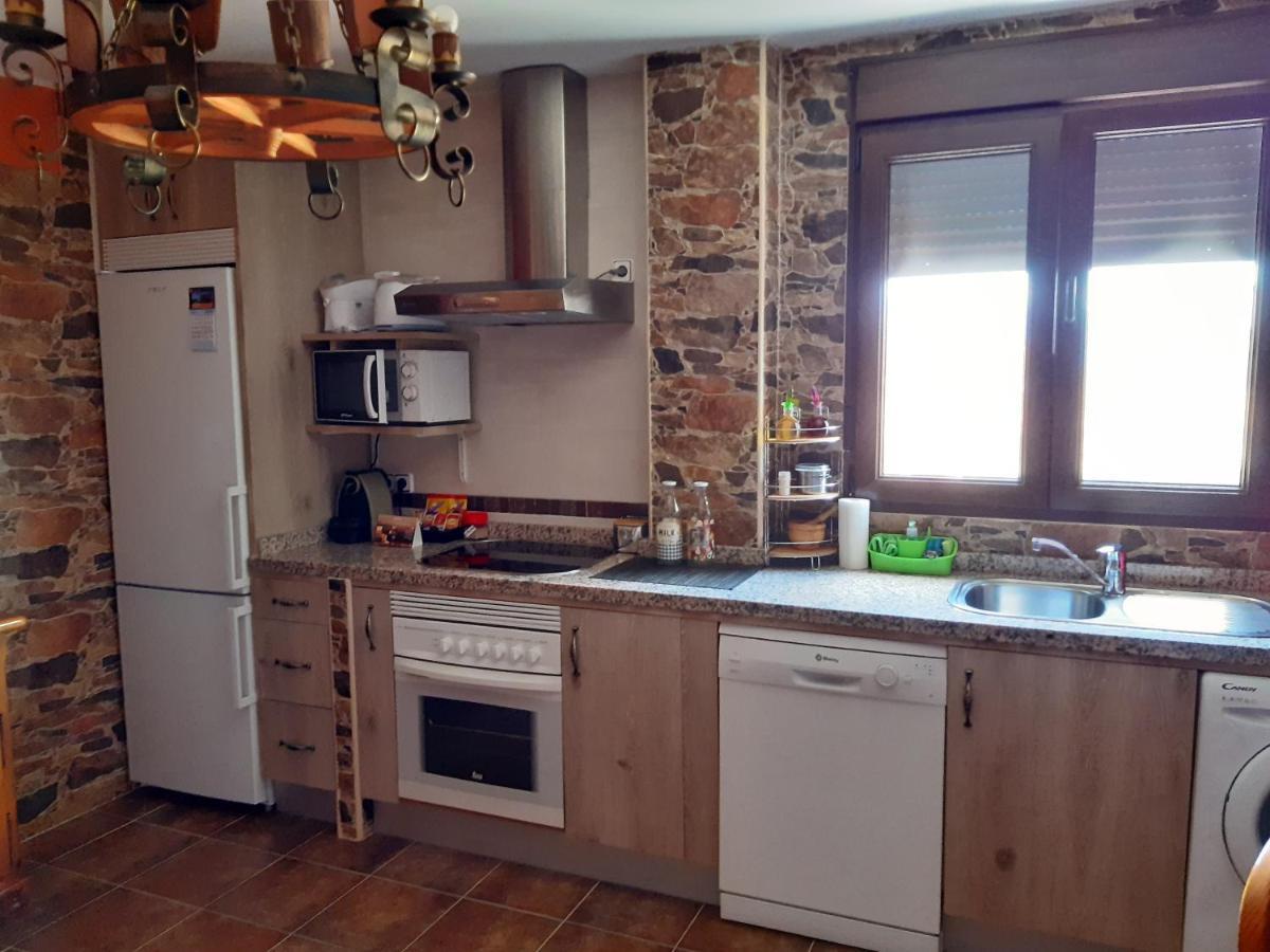 Casa Rural Mi Descanso Valdefuentes de Sangusín Eksteriør billede